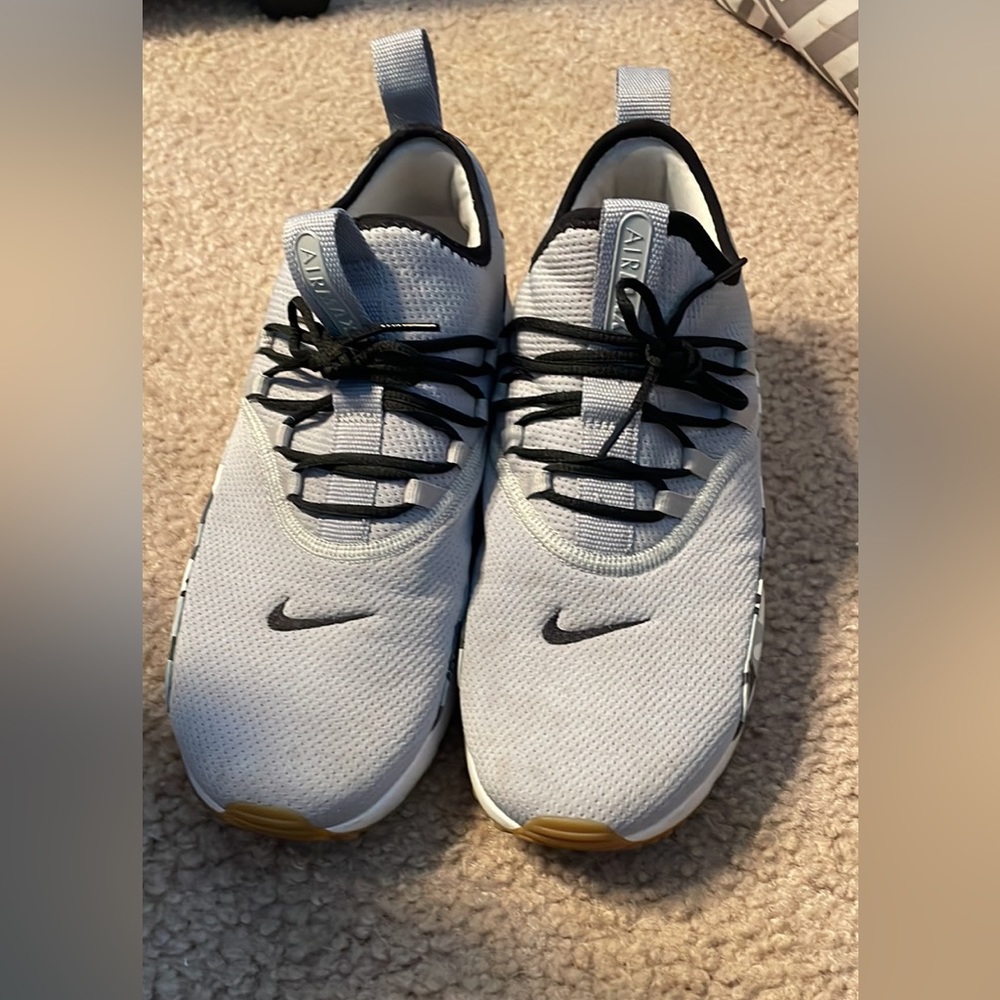 Men’s size 9 Nike air max